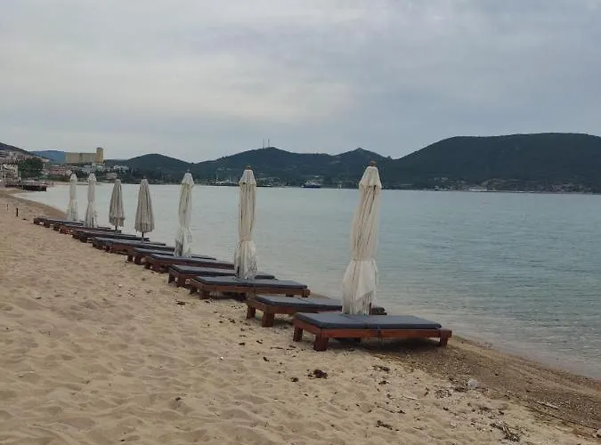 Plaisir Nea Peramos (Macedonia)